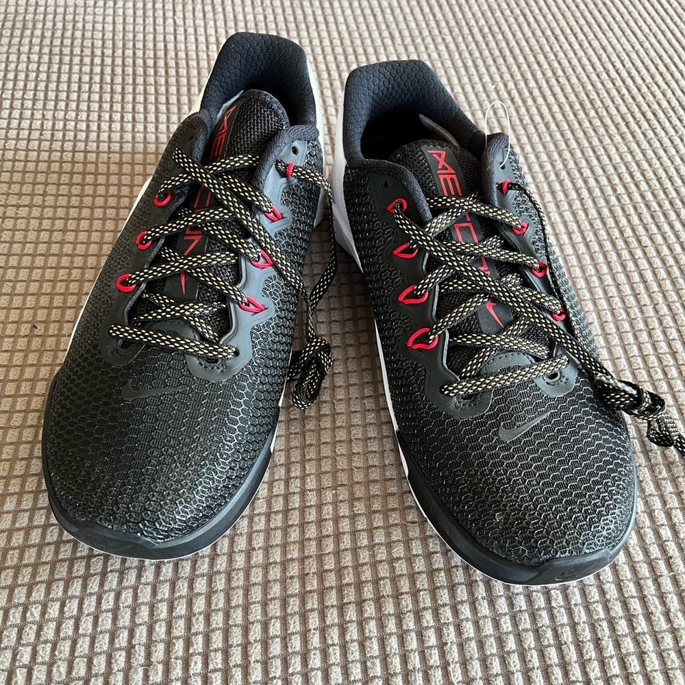 Women’s Nike Metcon size 8